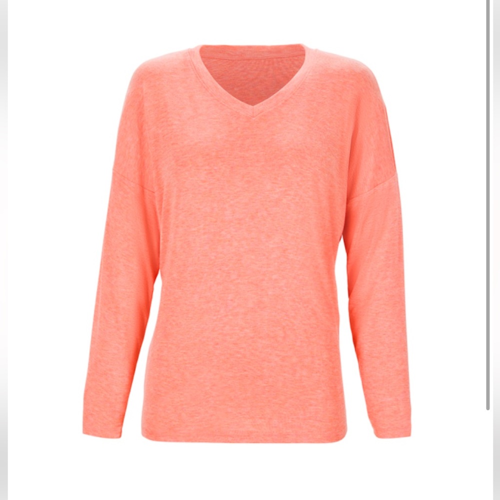 Cabi Serenity tee in Cantaloupe. Excellent condition. Size Medium